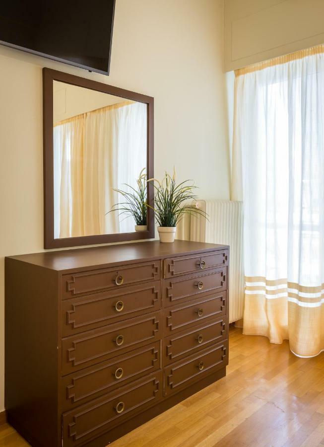 Classy 2 Bedroom Apartment Near Acropolis & Metro Athena Bagian luar foto