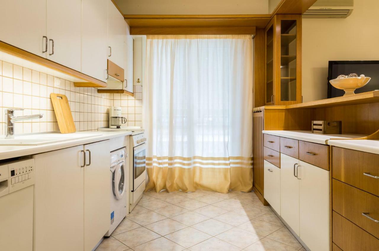 Classy 2 Bedroom Apartment Near Acropolis & Metro Athena Bagian luar foto