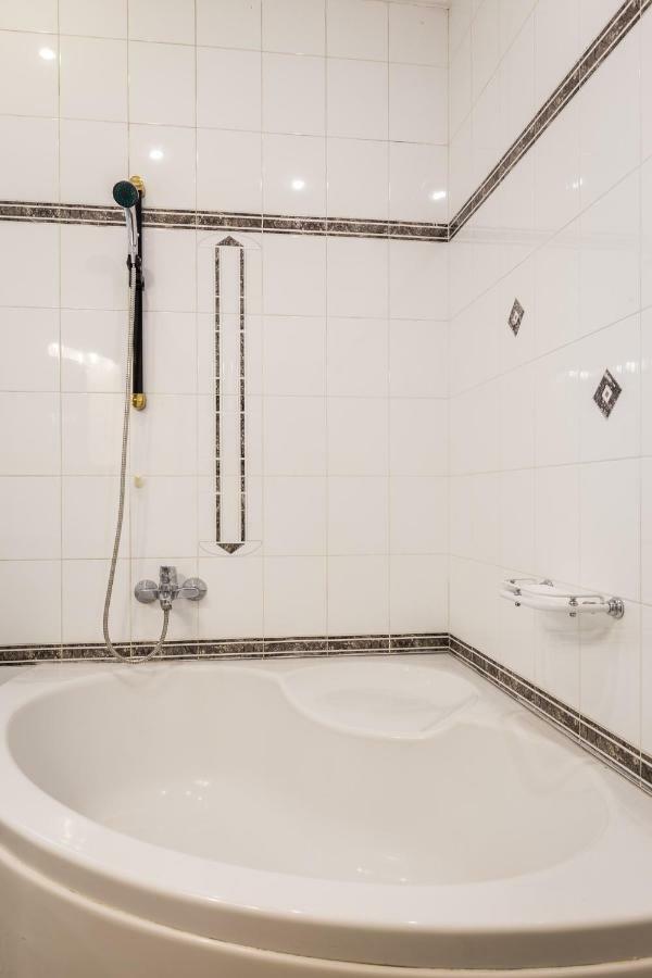 Classy 2 Bedroom Apartment Near Acropolis & Metro Athena Bagian luar foto