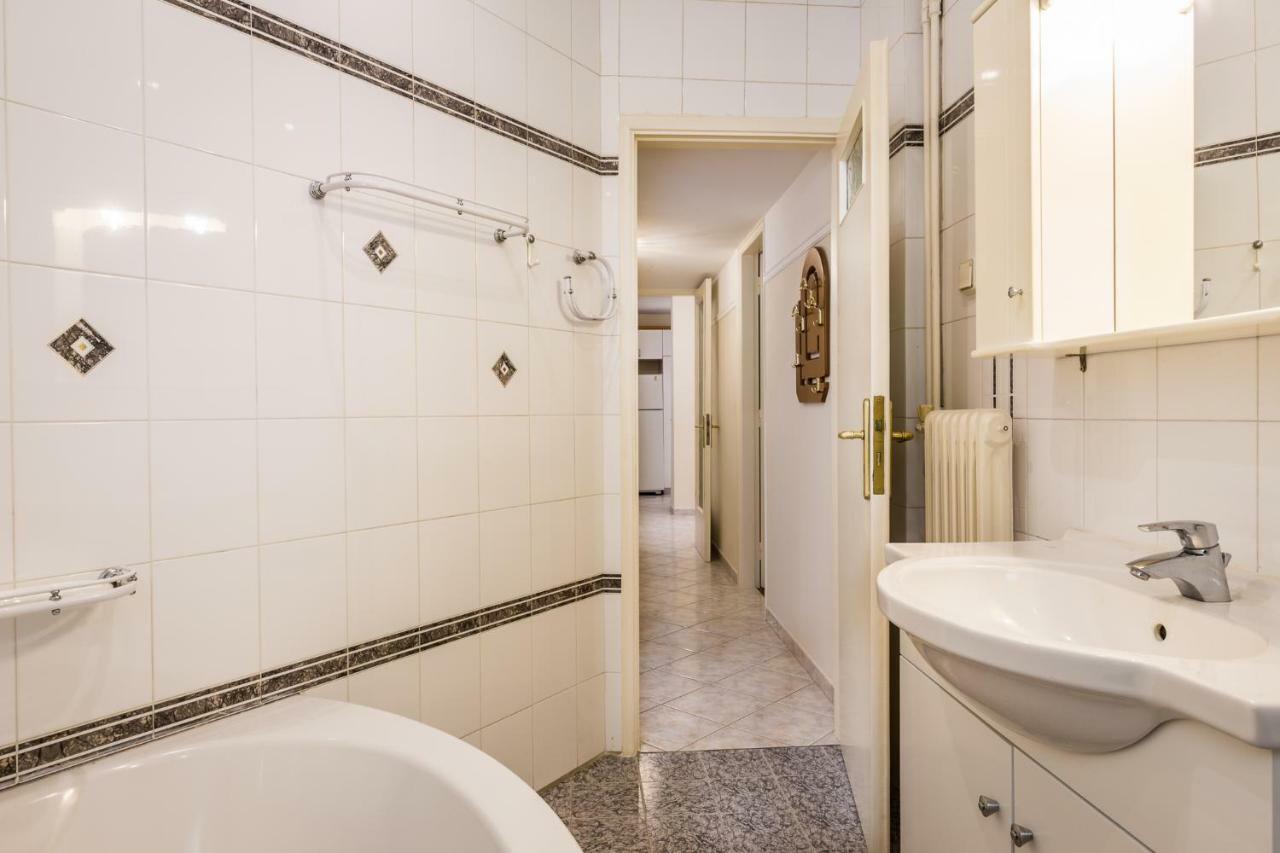 Classy 2 Bedroom Apartment Near Acropolis & Metro Athena Bagian luar foto