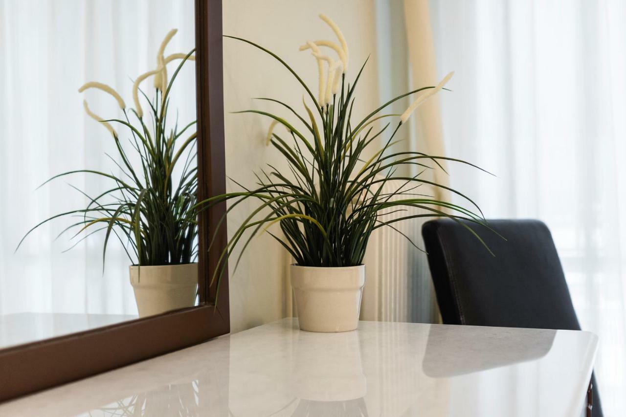 Classy 2 Bedroom Apartment Near Acropolis & Metro Athena Bagian luar foto